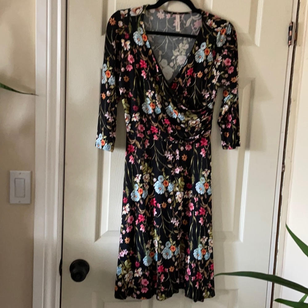 GORGEOUS Gilli botanical v neck jersey dress - Picture 1 of 10